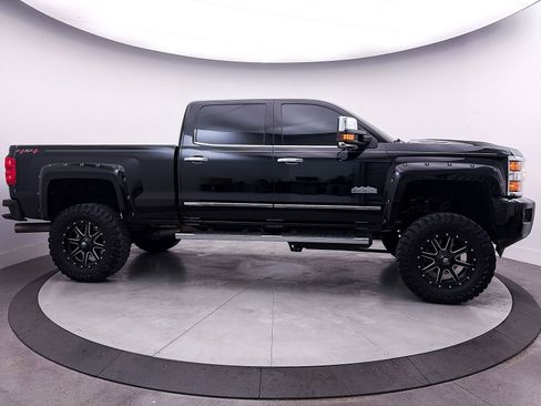 Used 2019 Chevrolet Silverado 2500 High Country w/ Duramax Plus Package image 36