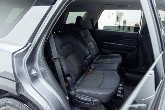 Used 2026 Nissan Pathfinder SV FWD image 23