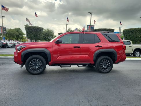 Used 2025 Toyota 4Runner SR5 AWD/4WD image 7