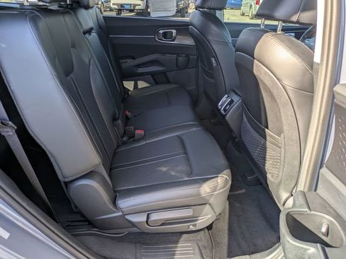 Used 2023 Kia Sorento S w/ Panoramic Sunroof Package image 34