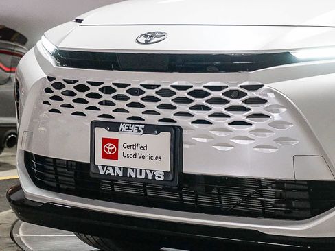 Certified 2025 Toyota Crown Signia w/ Advanced Technology Package image 5