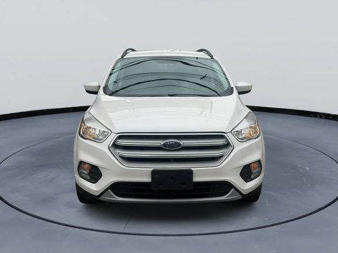 Used 2018 Ford Escape SE FWD image 2