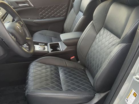 Used 2024 Mitsubishi Outlander SEL image 17