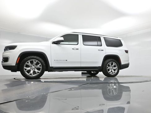 Used 2022 Jeep Wagoneer Series II image 8