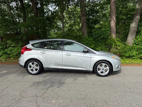Used 2014 Ford Focus SE image 12