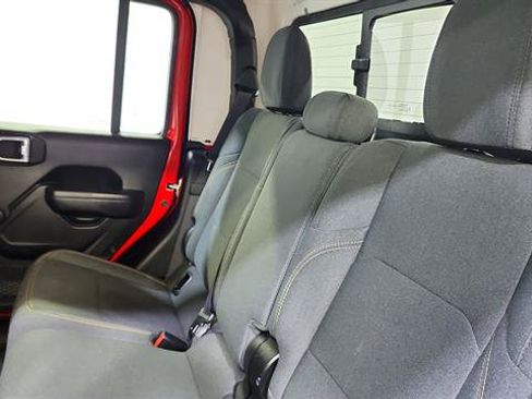Used 2024 Jeep Gladiator Sport AWD/4WD image 18