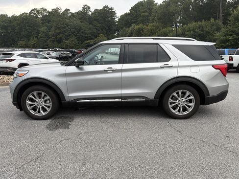 Used 2021 Ford Explorer Limited w/ Equipment Group 301A RWD image 4
