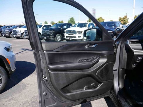 New 2025 Jeep Grand Cherokee Laredo X image 24