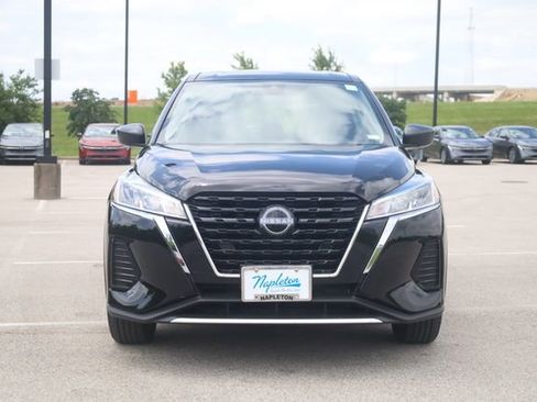 Certified 2025 Nissan Kicks Play S FWD image 2