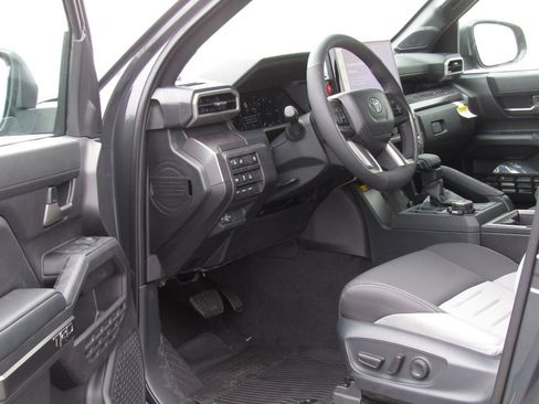 New 2026 Toyota Tacoma TRD Off-Road AWD/4WD image 15