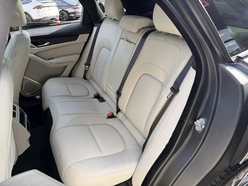 Used 2021 Jaguar F-PACE S image 31