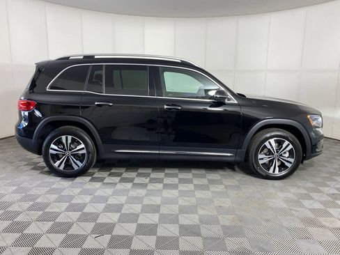 New 2025 Mercedes-Benz GLB 250 4MATIC image 7