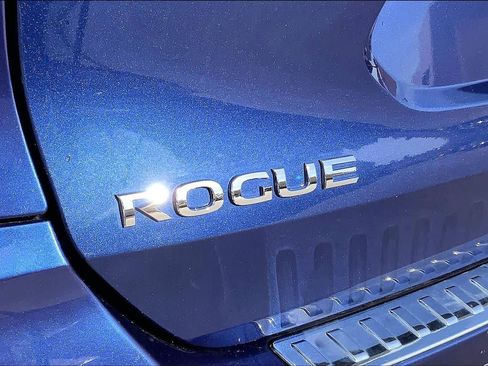 Used 2019 Nissan Rogue S image 29