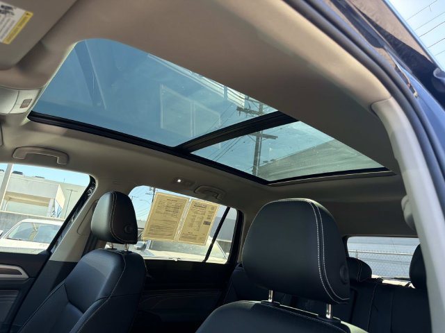 Certified 2023 Volkswagen Atlas SEL R-Line AWD/4WD image 17
