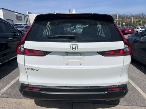 Used 2023 Honda CR-V LX image 3