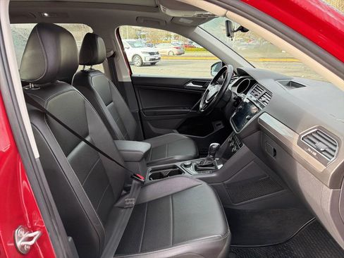 Used 2018 Volkswagen Tiguan SEL image 18