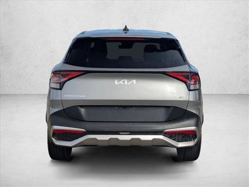Used 2023 Kia Sportage LX AWD/4WD image 7