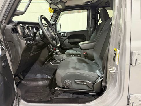 Used 2021 Jeep Wrangler Unlimited Sport AWD/4WD image 18