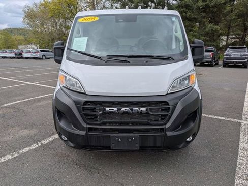 Used 2025 RAM ProMaster 2500 w/ Convenience Group FWD image 2