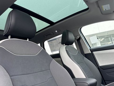 New 2026 Volkswagen Taos SE image 17