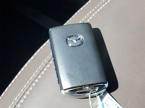 New 2025 MAZDA CX-5 Signature image 31