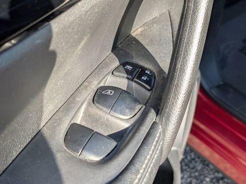 Used 2018 Nissan Rogue Sport SL image 19