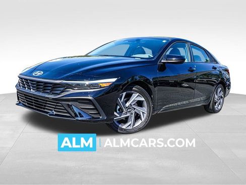 Used 2025 Hyundai Elantra Sport image 1