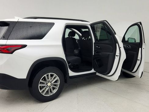 Certified 2023 Chevrolet Traverse LT FWD image 13