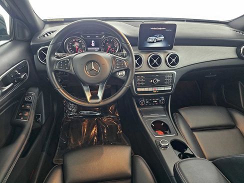 Used 2020 Mercedes-Benz GLA 250 4MATIC w/ Premium Package image 19