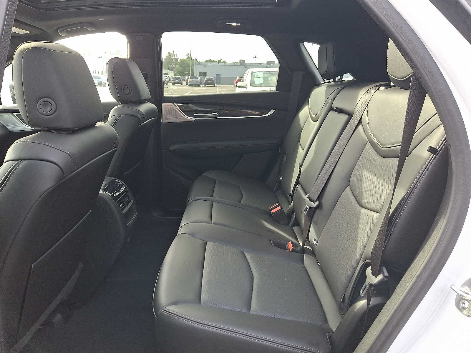 Certified 2025 Cadillac XT5 Sportv w/ Technology Package AWD/4WD image 10
