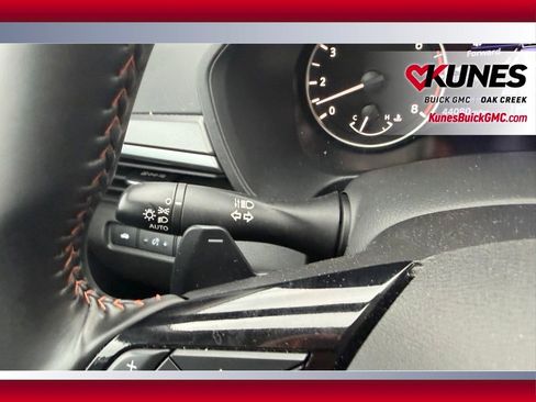 Used 2025 Nissan Altima 2.5 SR image 12