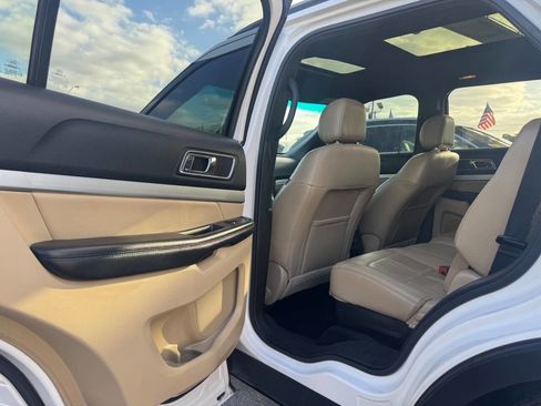 Used 2016 Ford Explorer XLT w/ Equipment Group 202A image 13