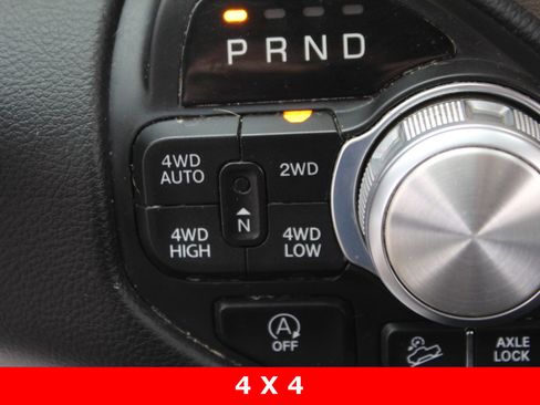 Used 2019 RAM 1500 Laramie w/ Off Road Group image 25