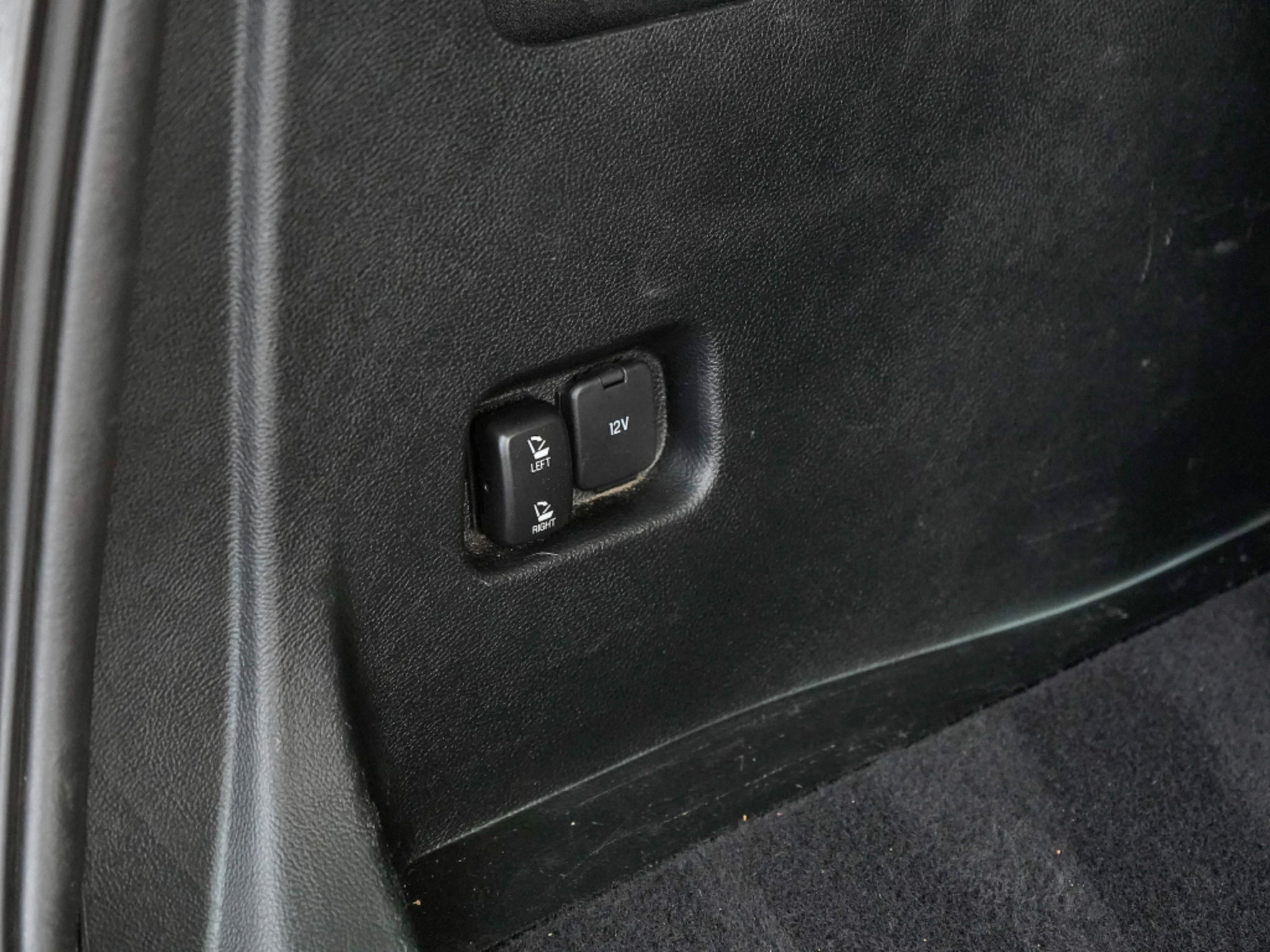 Used 2021 Ford Edge Titanium FWD image 25