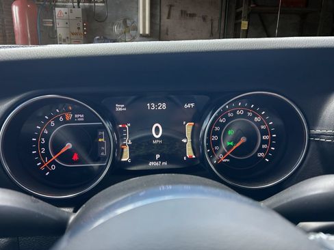 Used 2021 Jeep Gladiator Overland AWD/4WD image 20