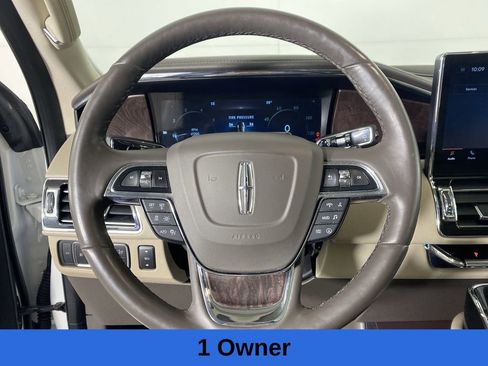 Used 2022 Lincoln Navigator Reserve image 14