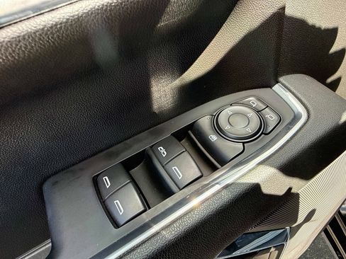 Used 2024 GMC Sierra 1500 Elevation image 17