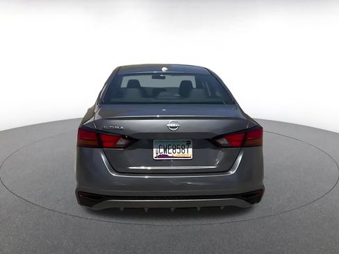 Used 2025 Nissan Altima 2.5 SV FWD image 11