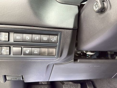 Used 2025 Toyota Sequoia Platinum image 17