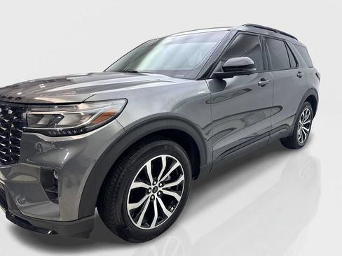 Used 2025 Ford Explorer ST-Line w/ Premium Package RWD image 11