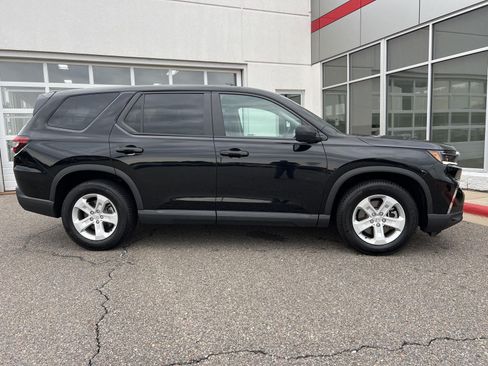 Used 2023 Honda Pilot LX image 18