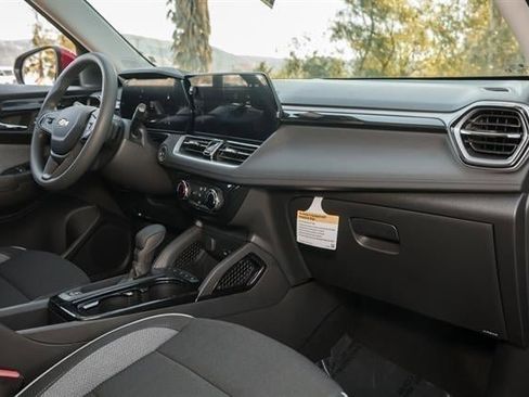 Used 2026 Chevrolet TrailBlazer LT w/ Driver Confidence Package image 35