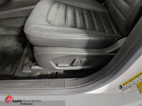 Used 2016 Ford Fusion SE w/ Equipment Group 202A AWD/4WD image 15