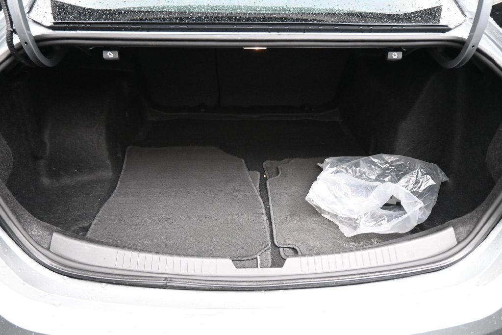 Used 2023 Chevrolet Malibu LT FWD image 14