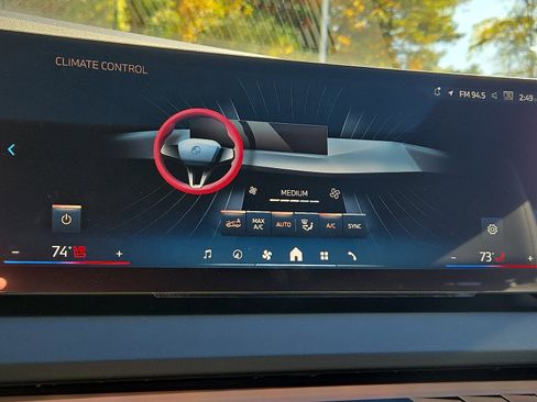 Used 2025 BMW X3 xDrive30i w/ Convenience Package image 17