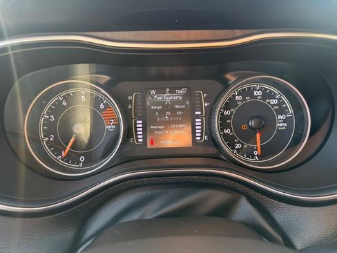 Used 2019 Jeep Cherokee Latitude w/ Popular Appearance Group FWD image 23