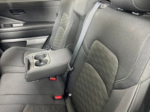 Used 2024 Nissan Pathfinder SV image 17