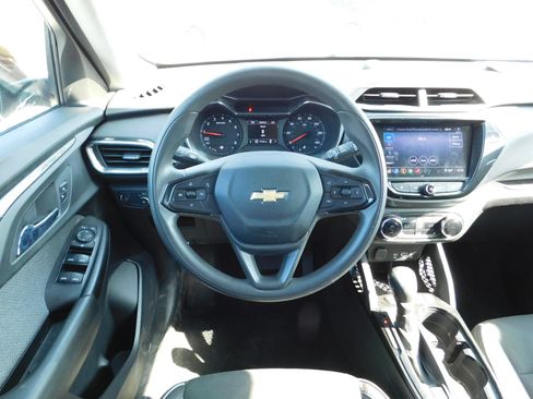 Used 2021 Chevrolet TrailBlazer LT w/ Convenience Package AWD/4WD image 12