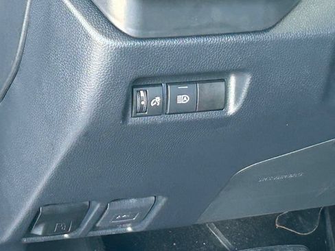 Used 2020 Toyota RAV4 XLE FWD image 35