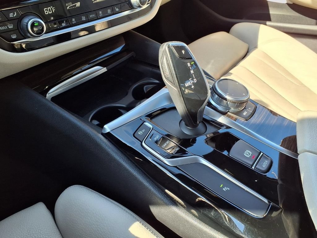 Used 2019 BMW 530i w/ Convenience Package RWD image 15